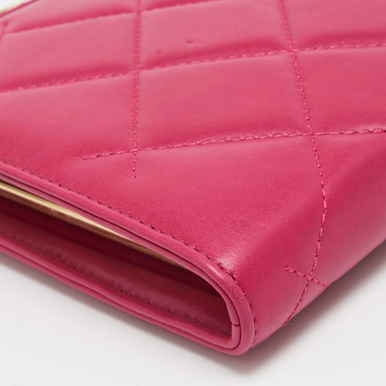 Pre Owned Carolina Herrera Pink Quilted Leather Frame Chain Clutch