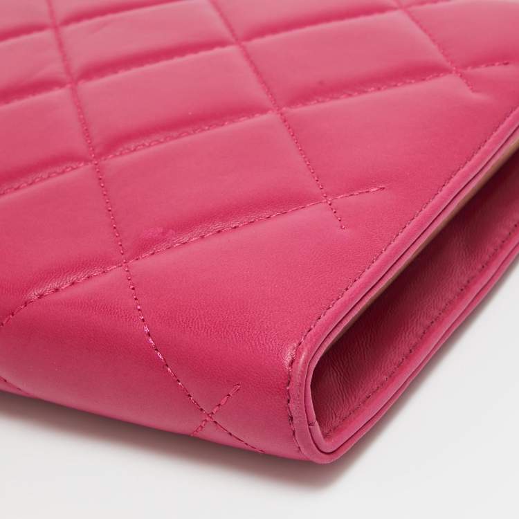 Pre Owned Carolina Herrera Pink Quilted Leather Frame Chain Clutch