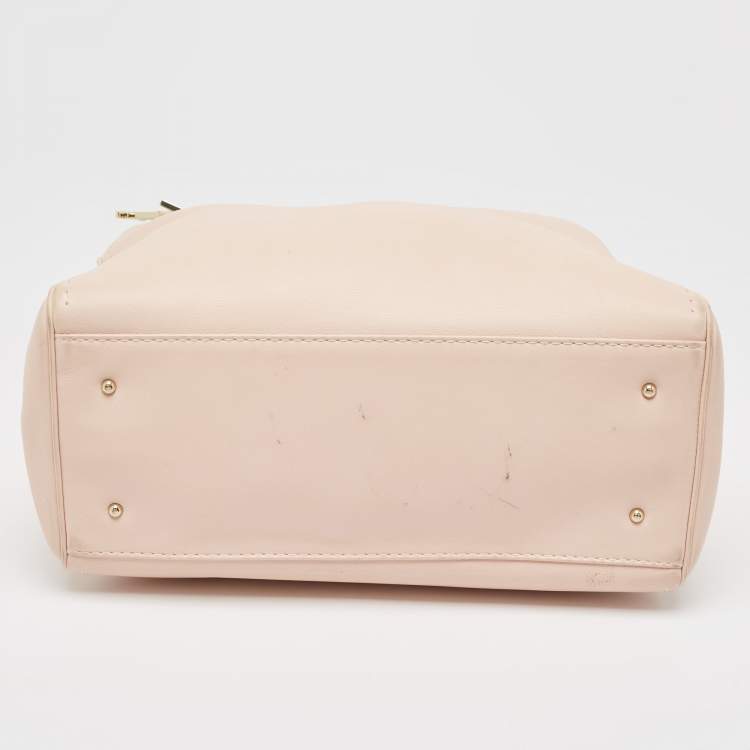 مملوكة مسبقًا Carolina Herrera Light Pink Leather CH Charm Tote