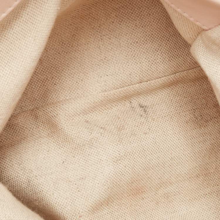 مملوكة مسبقًا Carolina Herrera Light Pink Leather CH Charm Tote