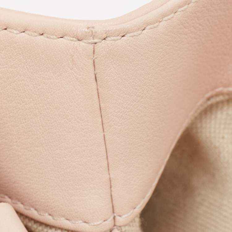 مملوكة مسبقًا Carolina Herrera Light Pink Leather CH Charm Tote
