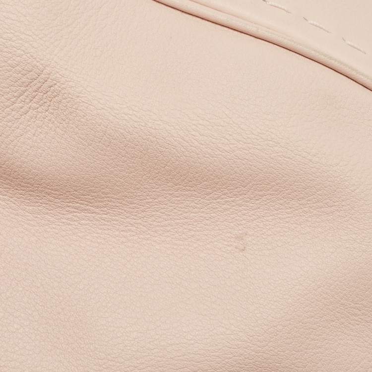 مملوكة مسبقًا Carolina Herrera Light Pink Leather CH Charm Tote