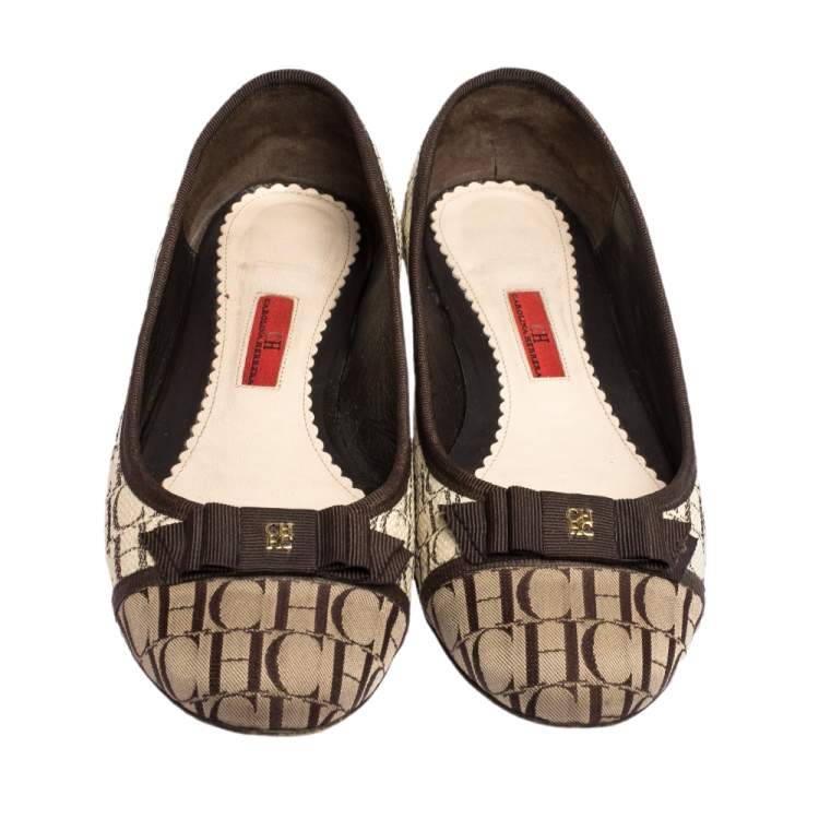Pre Owned Carolina Herrera Beige/Brown Monogram Canvas Cap Toe Bow Ballet Flats Size 39