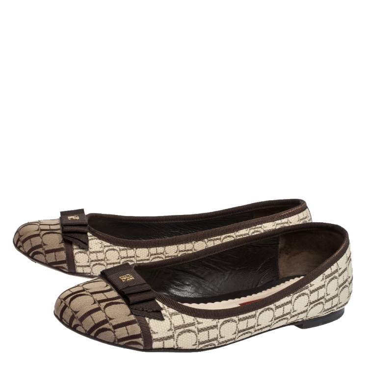 Pre Owned Carolina Herrera Beige/Brown Monogram Canvas Cap Toe Bow Ballet Flats Size 39