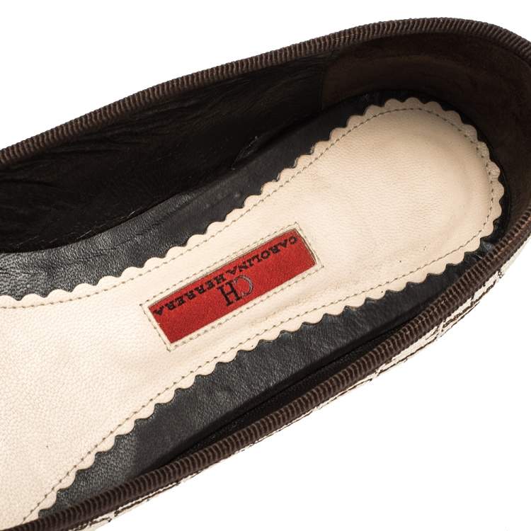 Pre Owned Carolina Herrera Beige/Brown Monogram Canvas Cap Toe Bow Ballet Flats Size 39