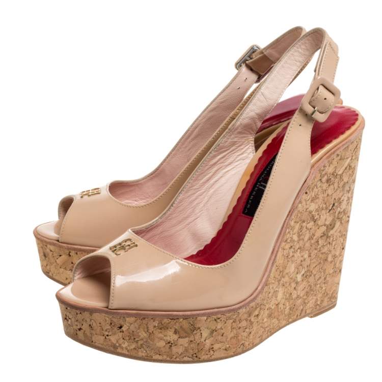 Pre Owned Carolina Herrera Beige Patent Leather Cork Wedge Platform Peep Toe Slingback Sandals Size 38