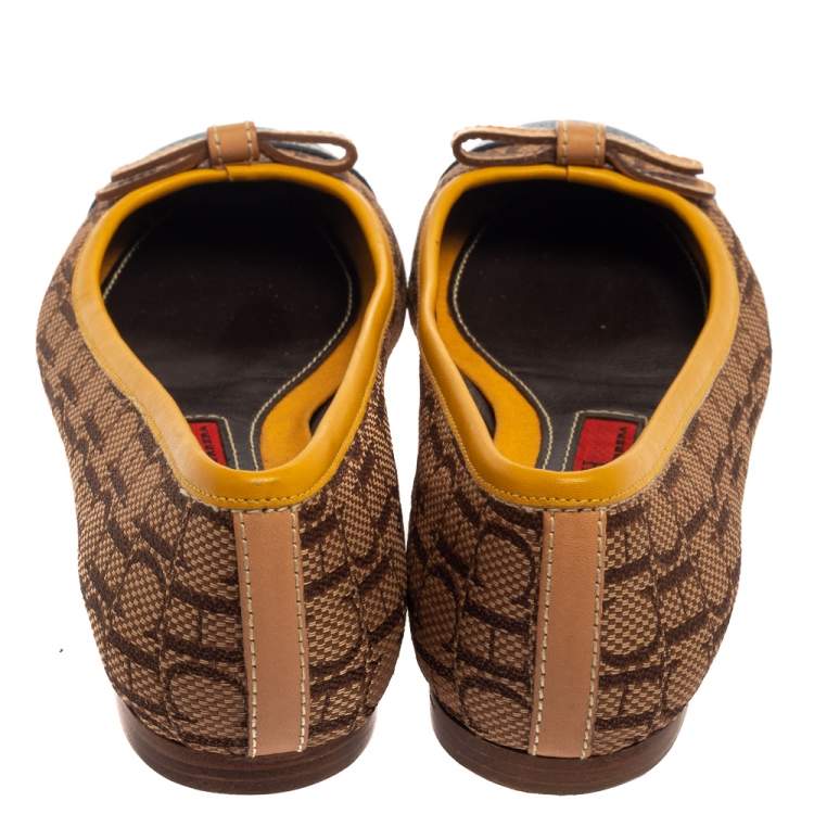 Pre Owned Carolina Herrera Beige/Yellow Monogram Canvas And Leather Cap Toe Bow Ballet Flats Size 37