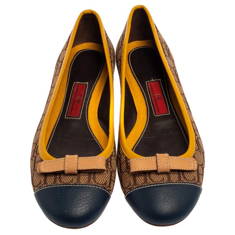 Pre Owned Carolina Herrera Beige/Yellow Monogram Canvas And Leather Cap Toe Bow Ballet Flats Size 37