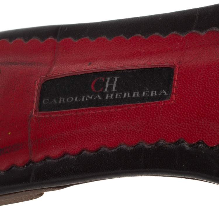 Pre Owned Carolina Herrera White/Brown CH Logo Coated Canvas Bow Detail Flat Slides Size 39