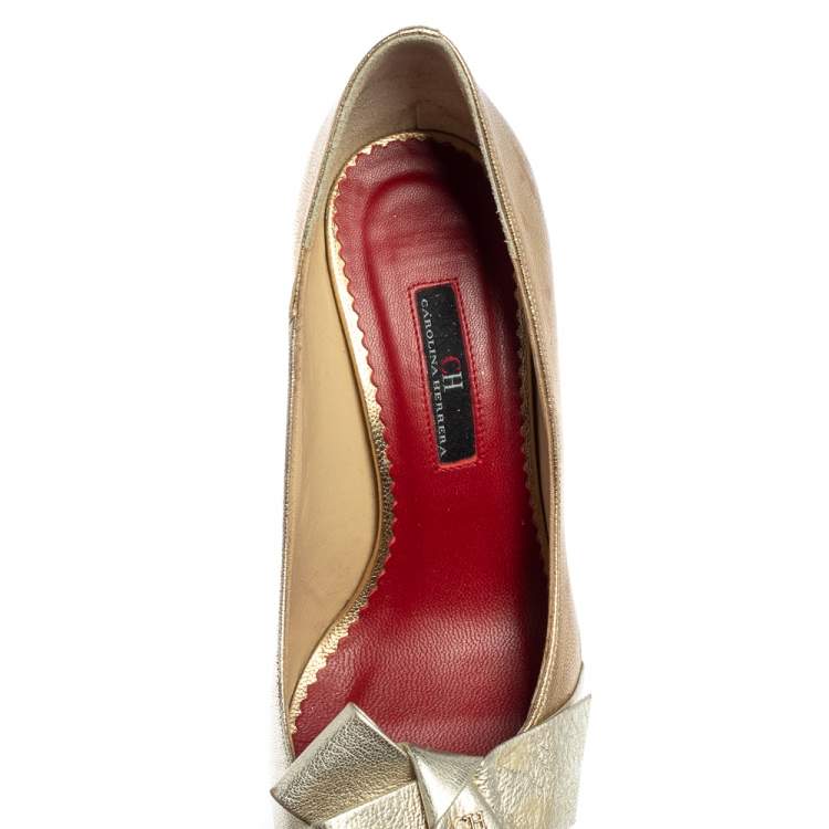 Pre Owned CH Carolina Herrera Metallic Gold/Silver Leather Bow Pumps Size 37
