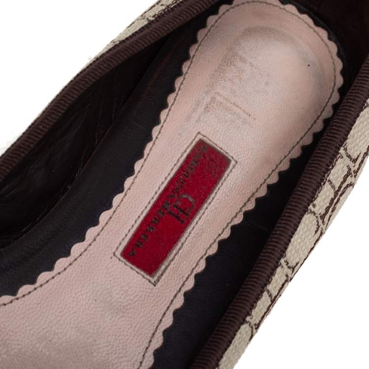Pre Owned Carolina Herrera Brown/Beige Monogram Canvas Cap Toe Bow Ballet Flats Size 39