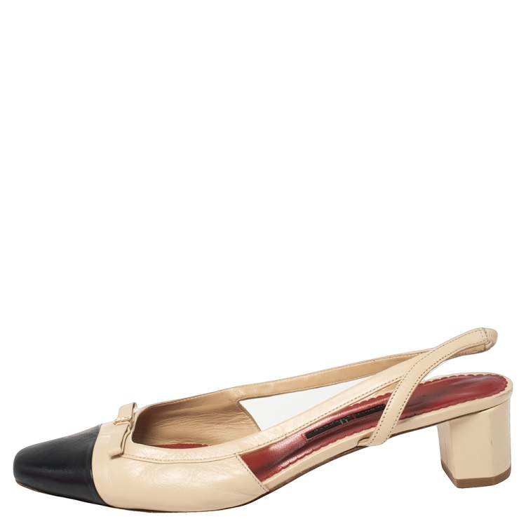 Pre Owned Carolina Herrera Beige/Navy Blue Leather Bow Square Toe Slingback Sandals Size 39