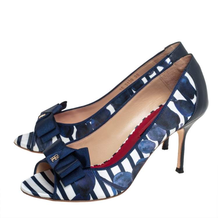 Pre Owned Carolina Herrera Blue/White Satin And Leather Bow Peep Toe Pumps Size 38