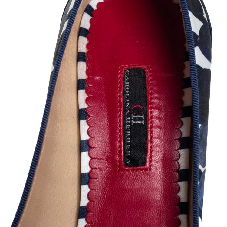 Pre Owned Carolina Herrera Blue/White Satin And Leather Bow Peep Toe Pumps Size 38