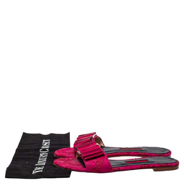 Pre Owned Carolina Herrera Pink Satin And Lace Bow Flat Slides Size 38