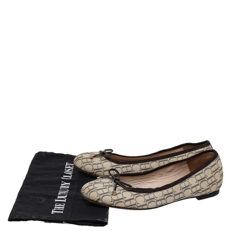 مملوكة مسبقًا Carolina Herrera Beige/Brown Canvas And Leather Bow Ballet Flats Size 39