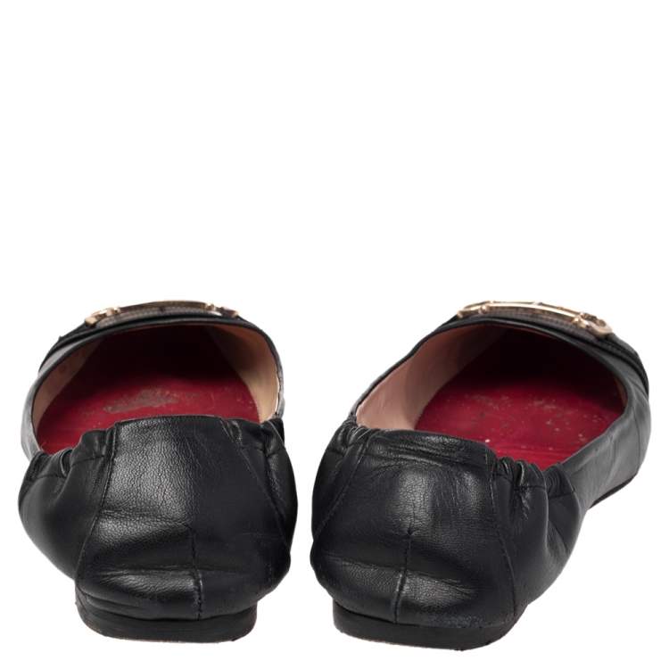Pre Owned Carolina Herrera Black Leather Cut Out Initials Scrunch Ballet Flats Size 40