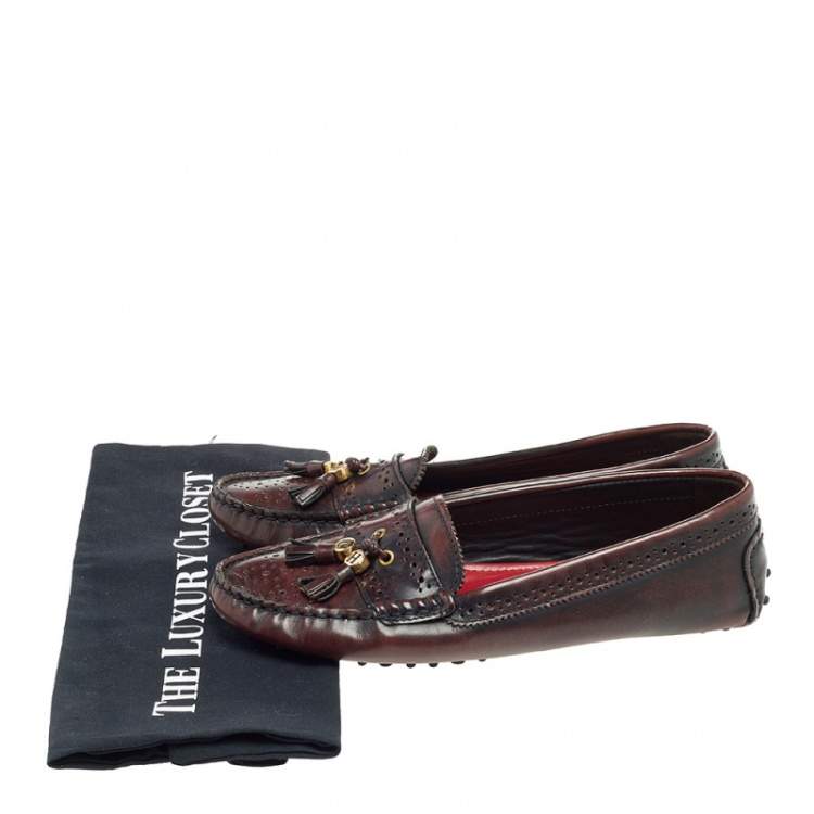 Pre Owned Carolina Herrera Two Tone Brogue Leather Logo Charm Slip On Loafers Size 39