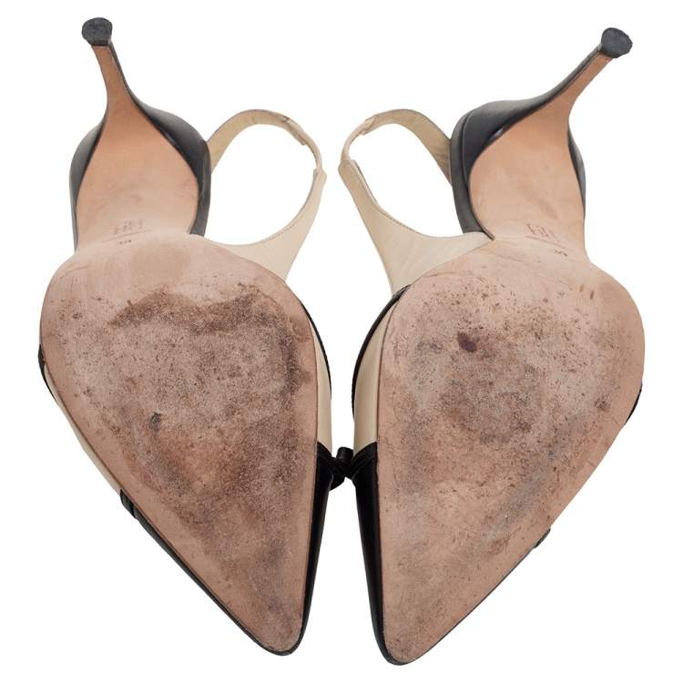 Pre Owned Carolina Herrera Beige/Black Leather Bow Pointed Toe Slingback Pumps Size 39