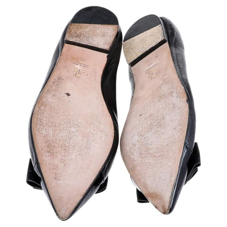 Pre Owned CH Carolina Herrera Black Leather Bow Pointed Toe Flats Size 38 