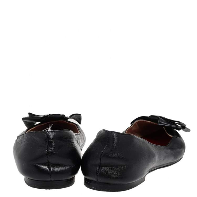 Pre Owned CH Carolina Herrera Black Leather Bow Pointed Toe Flats Size 38 