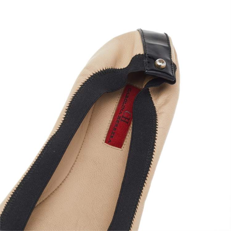 Pre Owned CH Carolina Herrera Beige/Black Leather And Patent Leather Bow Scrunch Ballet Flats Size 38