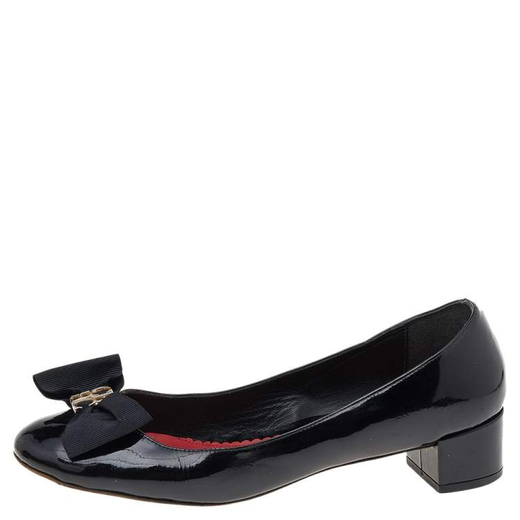Pre Owned CH Carolina Herrera Black Patent Leather Bow Pumps Size 40