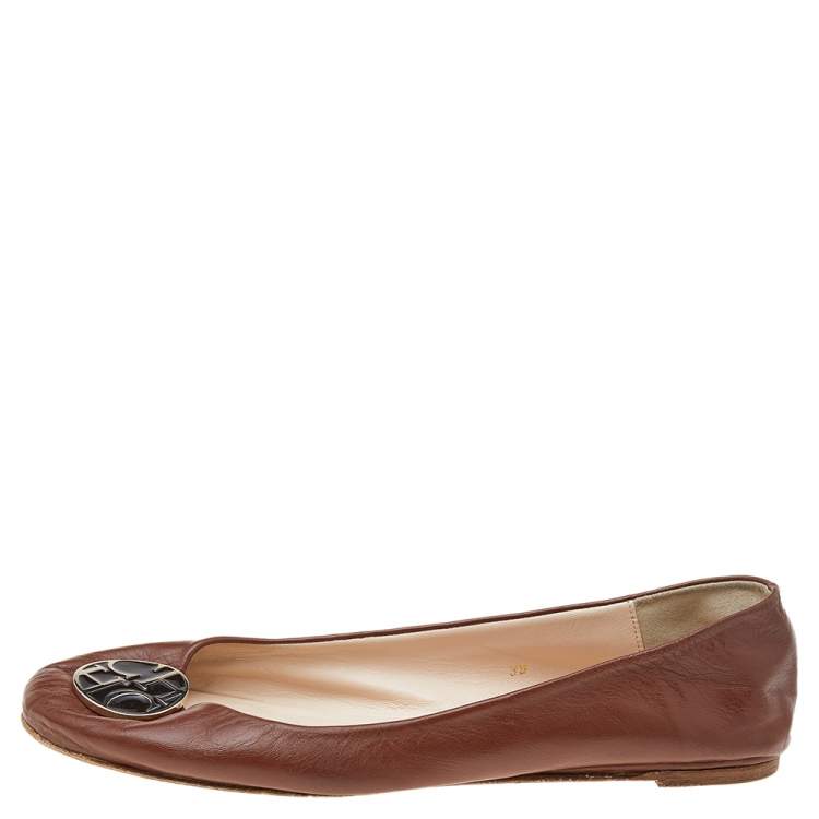 Pre Owned CH Carolina Herrera Brown Leather Logo Ballet Flats Size 39