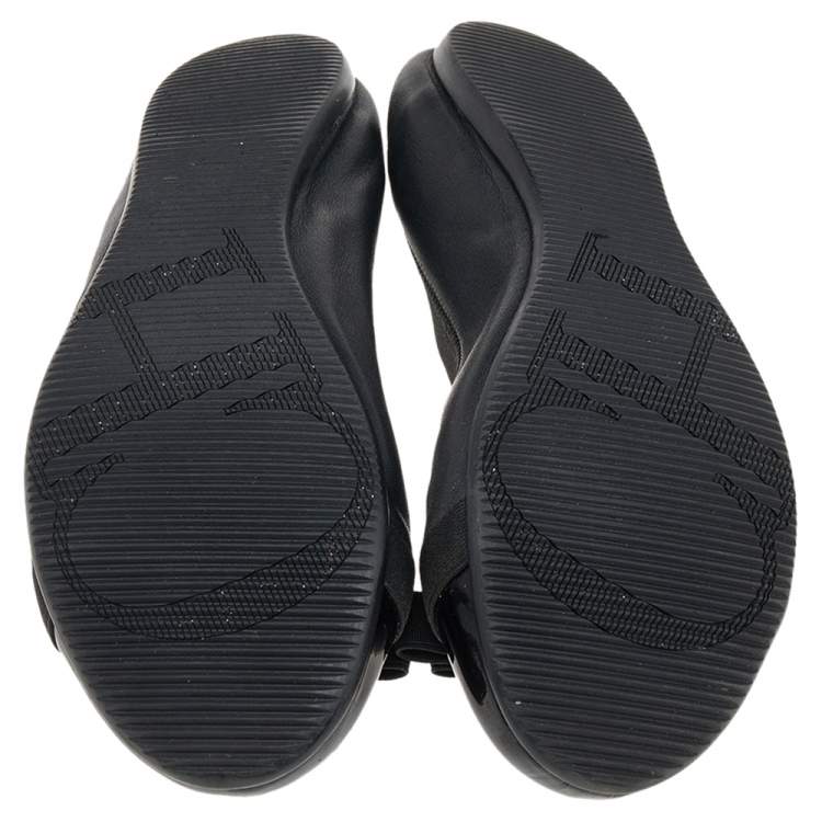 Pre Owned Carolina Herrera Black Patent And Leather Ballet Flats Size 39