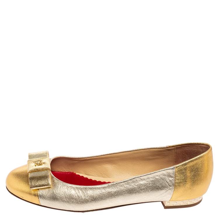 Pre Owned CH Carolina Herrera Gold Metallic Leather Bow Ballet Flats Size 37