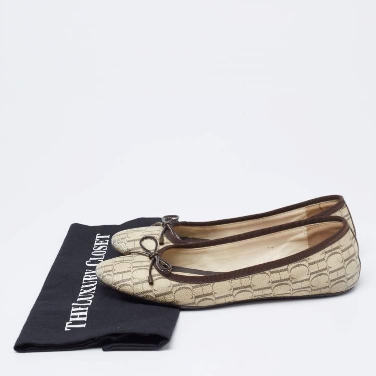 Pre Owned CH Carolina Herrera Cream Monogram Canvas Bow Cap Toe Ballet Flats Size 37