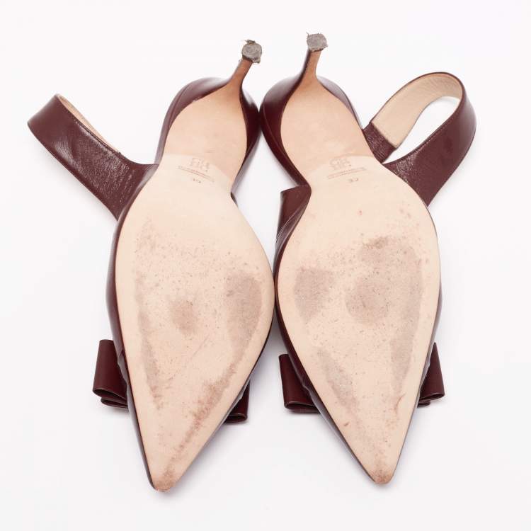 Pre Owned CH Carolina Herrera Burgundy Leather And Patent Bow Detail Pointed-Toe Slingback Sandals Size 39