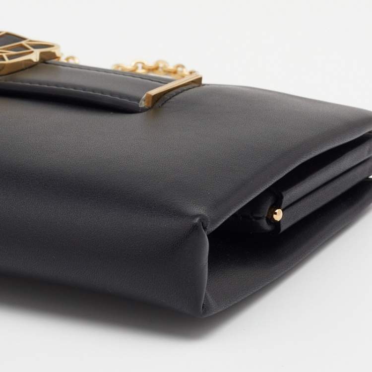 مملوكة مسبقًا Cartier Black Leather Panthere De Cartier Chain Clutch