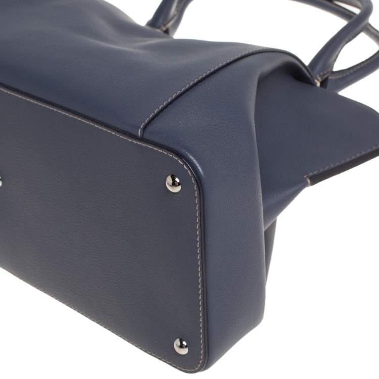 مملوكة مسبقًا Cartier Mauve Taurillon Leather Medium C De Cartier Bag
