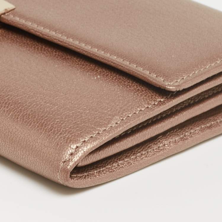 مملوكة مسبقًا Cartier Metallic Beige Leather Love Flap Continental Wallet