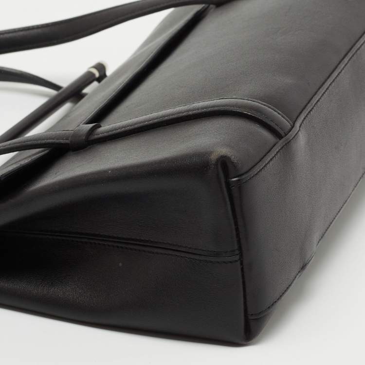 Pre Owned Cartier Black Leather Cabochon Flap Shoulder Bag
