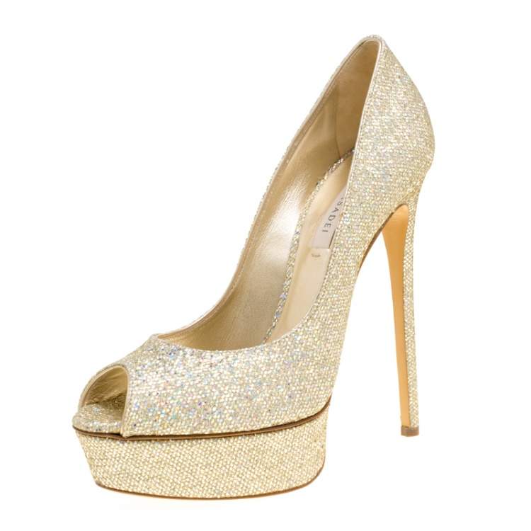 fløjte selvbiografi chance Casadei Gold Glitter Lamé Fabric Daisy Peep Toe Platform Pumps Size 40  Casadei | TLC