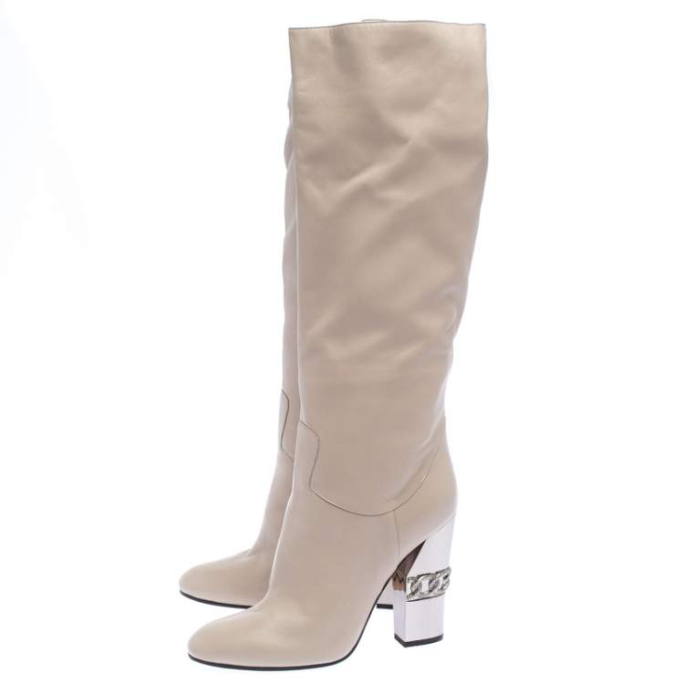 مملوكة مسبقًا Casadei Beige Leather Chain Motif Metal Block Heel Knee High Boots Size 40