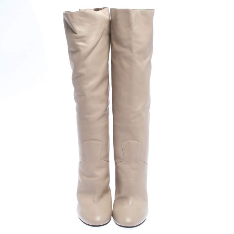 مملوكة مسبقًا Casadei Beige Leather Chain Motif Metal Block Heel Knee High Boots Size 40