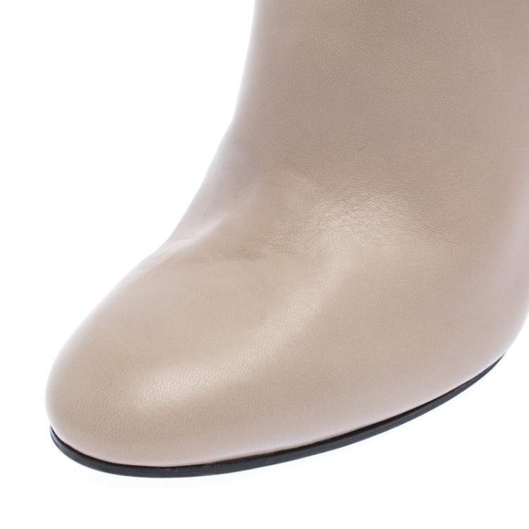 مملوكة مسبقًا Casadei Beige Leather Chain Motif Metal Block Heel Knee High Boots Size 40
