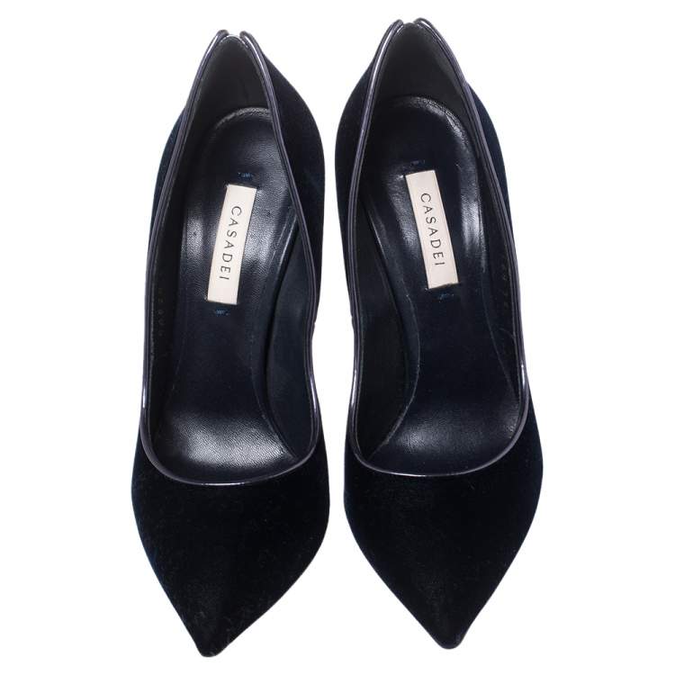 مملوكة مسبقًا Casadei Blue Velvet Blade Pointed Toe Pumps  Size 36