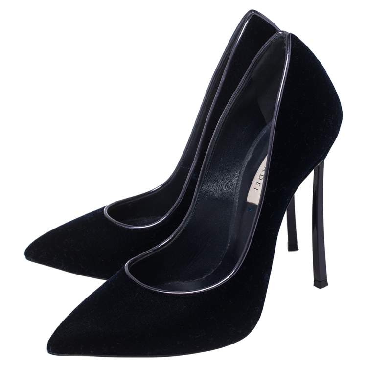 مملوكة مسبقًا Casadei Blue Velvet Blade Pointed Toe Pumps  Size 36