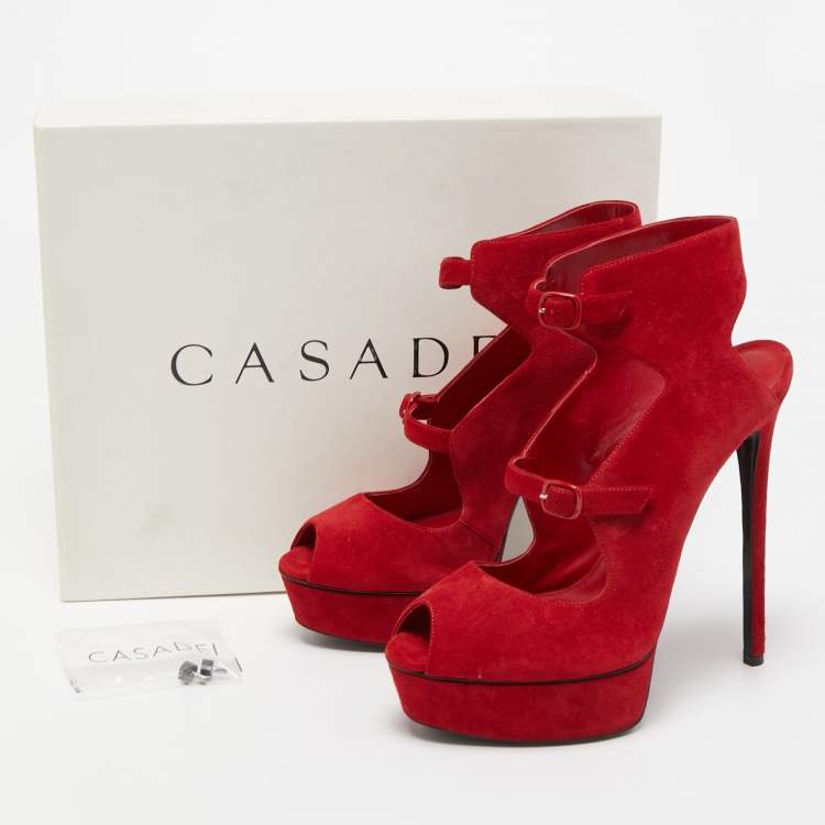 مملوكة مسبقًا Casadei Red Suede Buckle Detail Platform Peep Toe Sandals Size 40