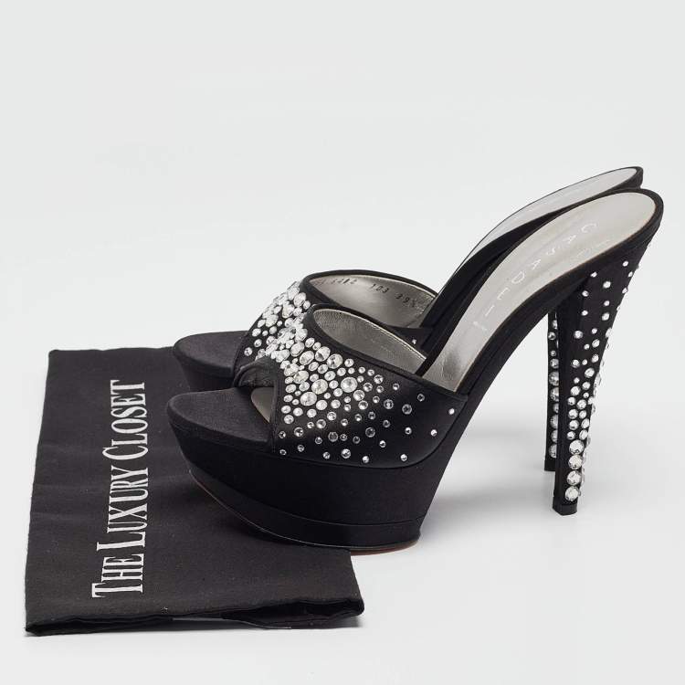 مملوكة مسبقًا Casadei Black Satin Crystal Embellished Slide Sandals Size 39.5