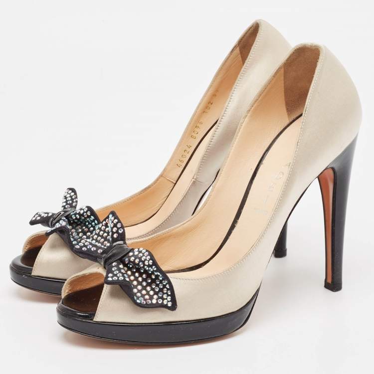 Pre Owned Casadei Beige/Black Satin Crystal Bow Peep Toe Pumps Size 39