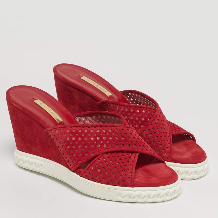 Pre Owned Casadei Size 39 Red Mesh and Suede Wedge Sandals