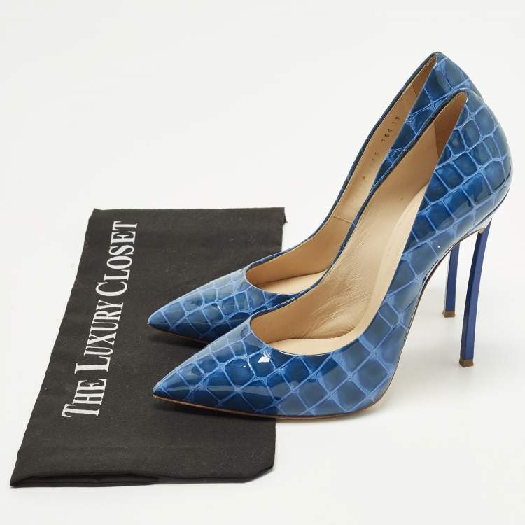 Pre Owned Casadei Size 39 Blue Croc Embossed Patent Leather Pointed Toe Pumps