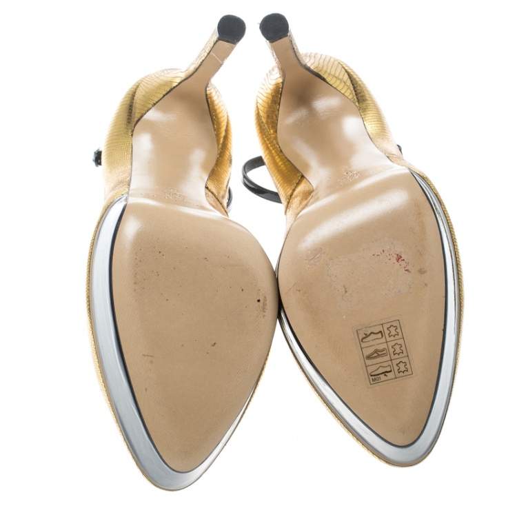 مملوكة مسبقًا Casadei Metallic Embossed Gold Leather Ankle Strap Platform Pumps Size 39