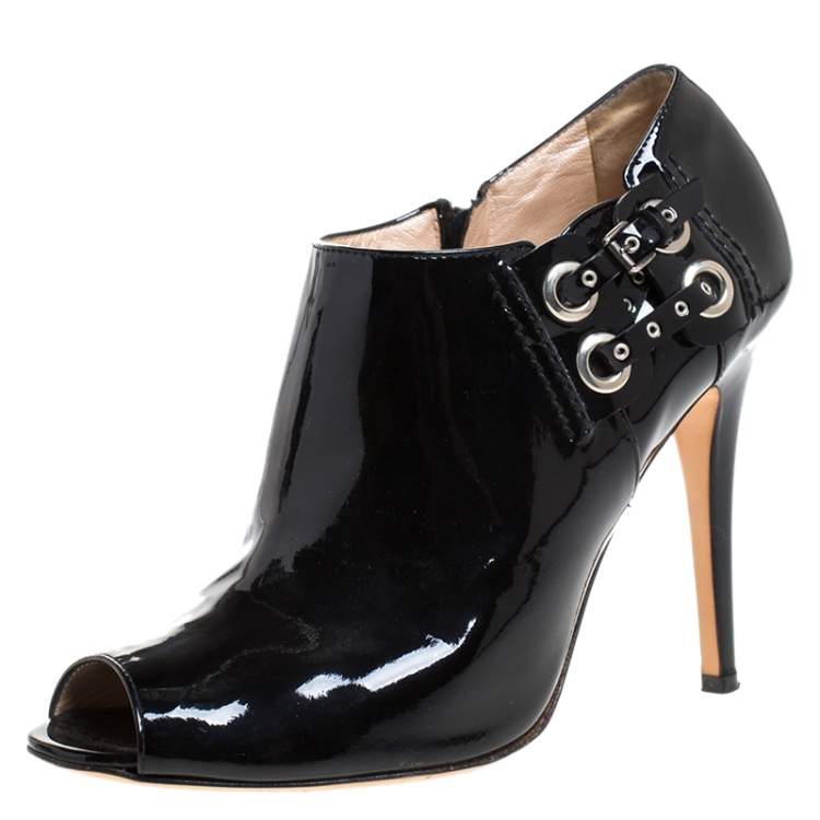 مملوكة مسبقًا Casadei Black Patent Leather Peep Toe Buckle Booties Size 39 