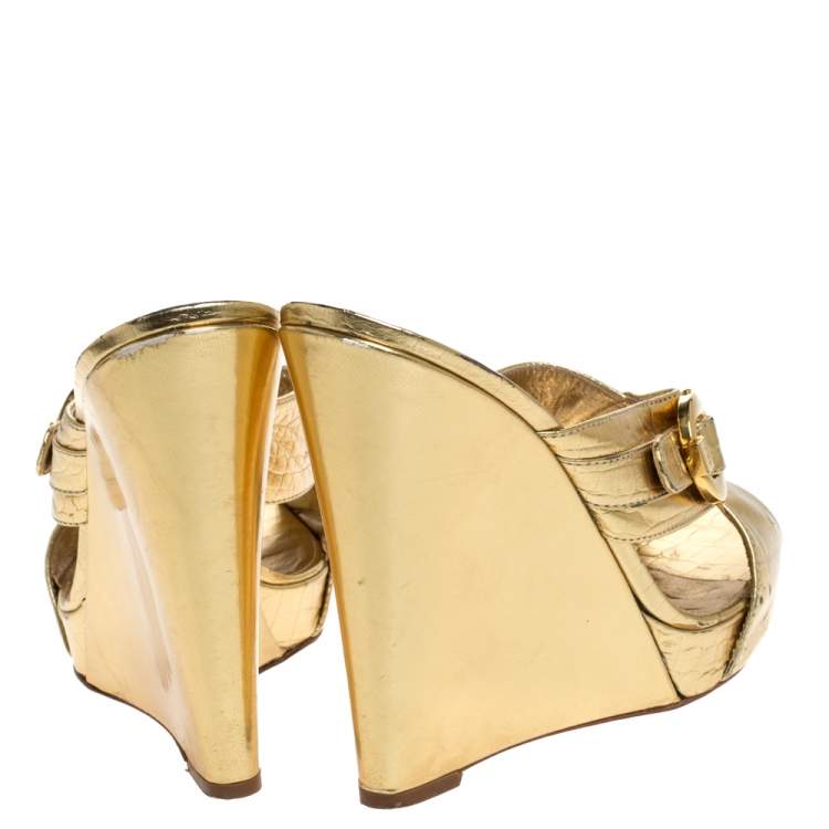 Pre Owned Casadei Metallic Gold Leather Criss Cross Buckle Wedge Sandals Size 37